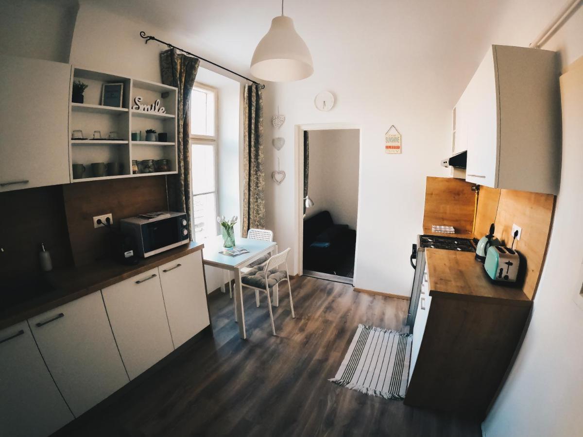 Studio77 Apartman Lägenhet Sopron Exteriör bild
