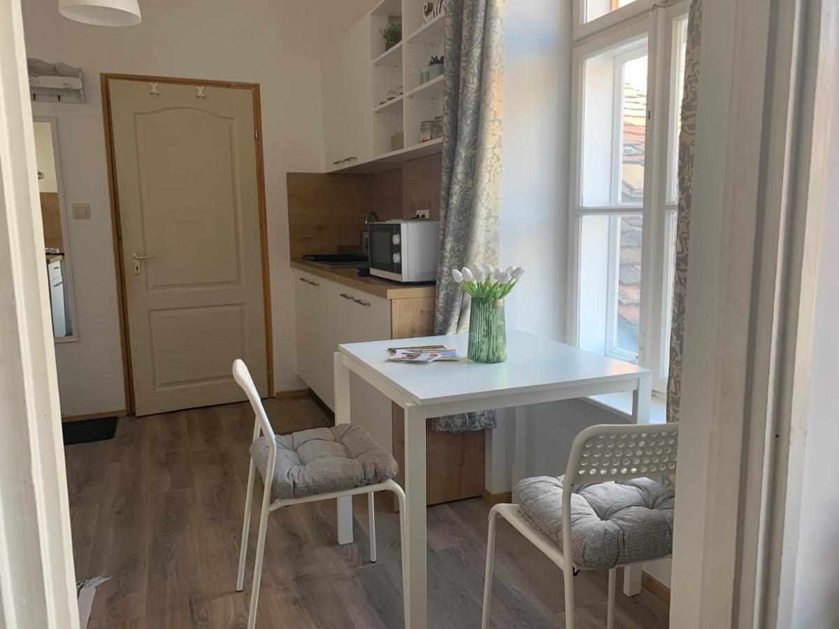 Studio77 Apartman Lägenhet Sopron Exteriör bild